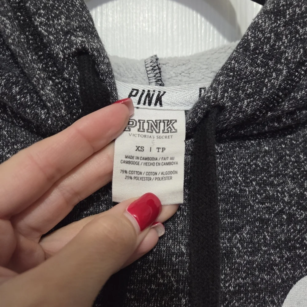 PINK Victoria's Secret Charcoal Hoodie with Heart Logo Size XSmall - Picture 6 of 8